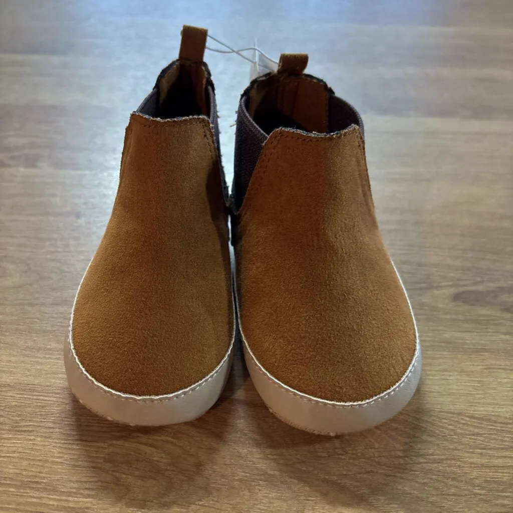 NWT Old Navy Brown Bootie Crib Shoes - 12/18m