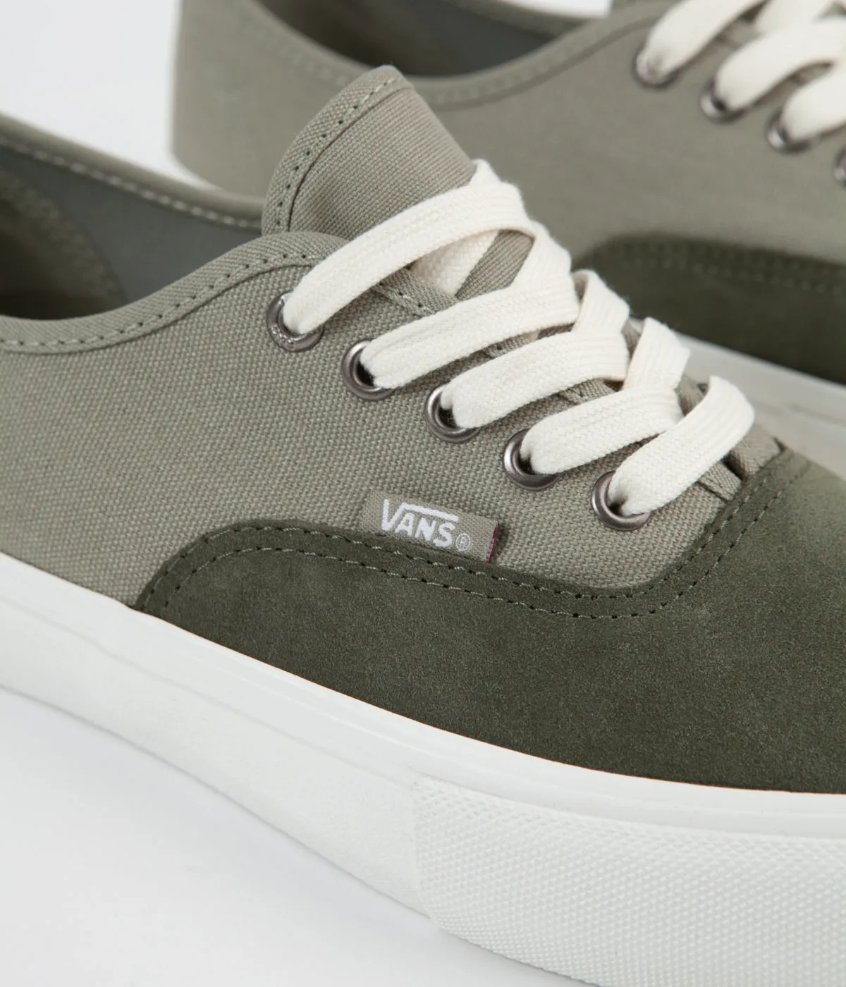 Vans Authentic Pro Shoes - Grape Leaf / Laurel Oak